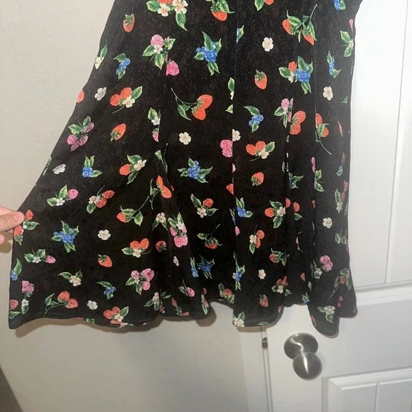 Zara Fruit Floral Black Silky Slip Mini Dress Strawberry Berries Size XS Spring - Picture 11 of 13